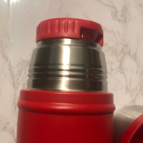 NWT Supreme Stanley Vacuum Insulated Bottle, 20 oz - Picture 9 of 12